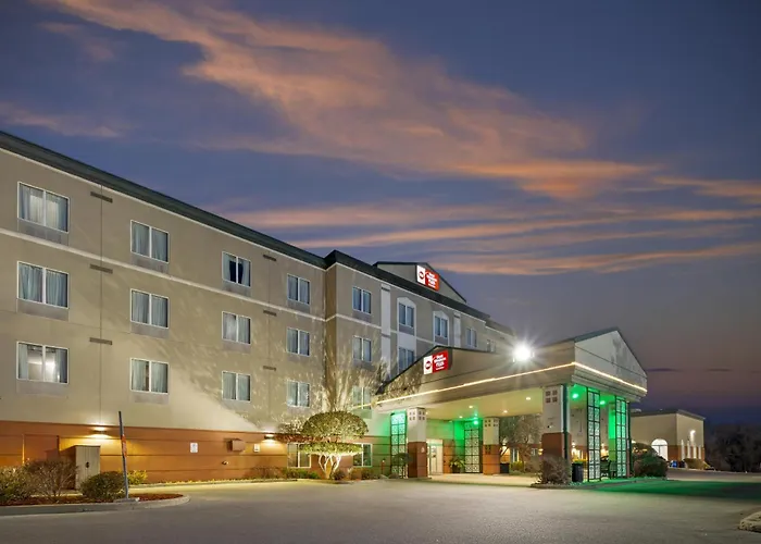 Best Western Plus Pembina Inn & Suites