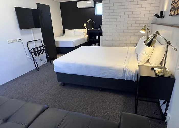Сity center hotels Matador Motor Inn