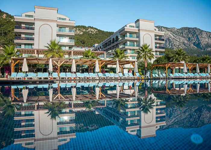 Hotel with view: Dosinia Luxury Resort