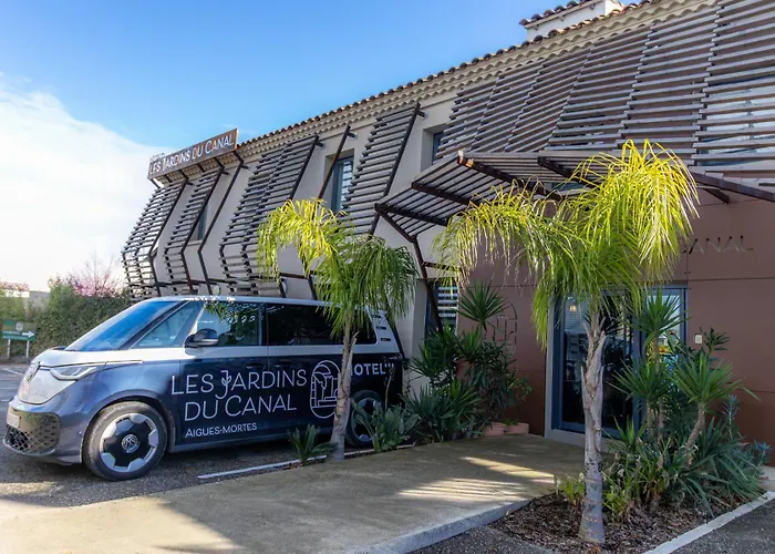 Hotel Les Jardins Du Canal - Piscine Chauffee - Solaire Eco Responsable - Parking - Garage - Bornes Electriques - Accueil Velos - Kids Friendly