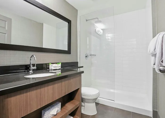 Сity center hotels Sandman Saskatoon