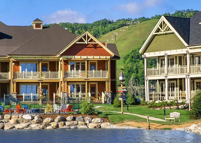 Romantic hotel: Hilton Grand Vacations Club Blue Mountain Canada