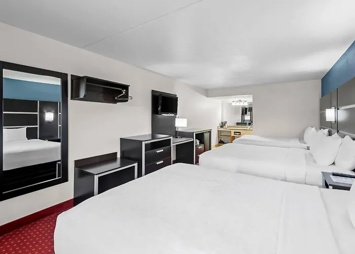 Cheap hotel: Clarion Inn Branson