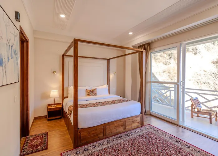 Saffronstays Alpine Blue - 4Br European Villa With Valley Views, Bonfire, Bbq & Forest Treks, Theog