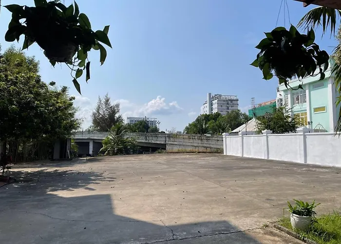 Golden River Hotel