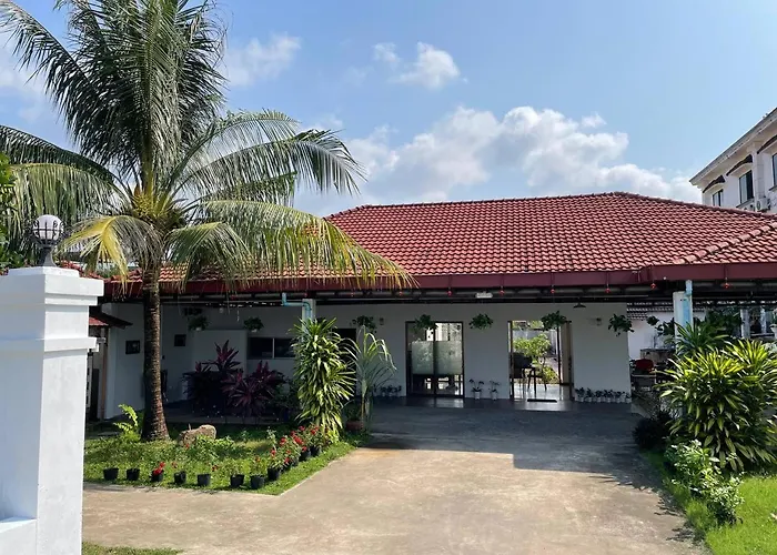 Golden River Hotel