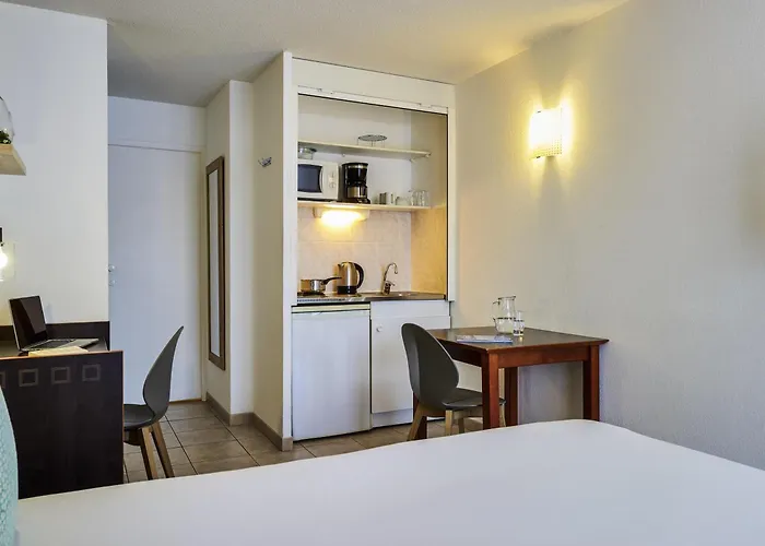 Self Catering: Aparthotel Adagio Access Nice Garibaldi