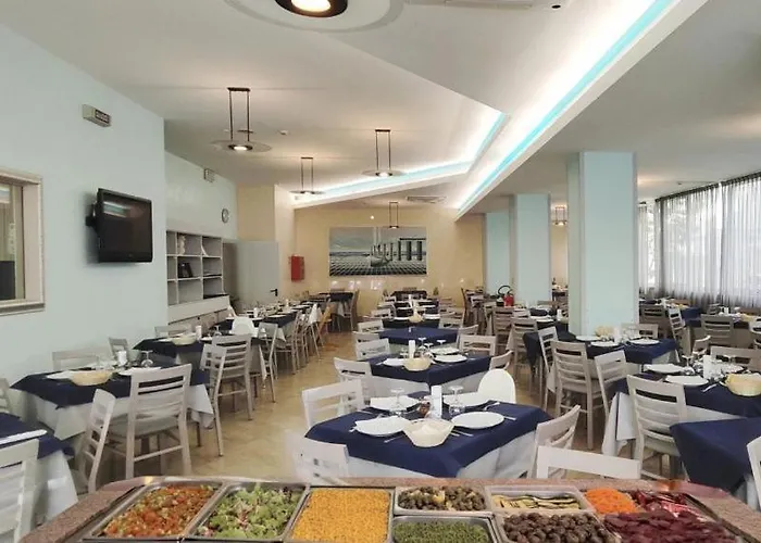 Hotel mit Pool: Hotel Cosmos