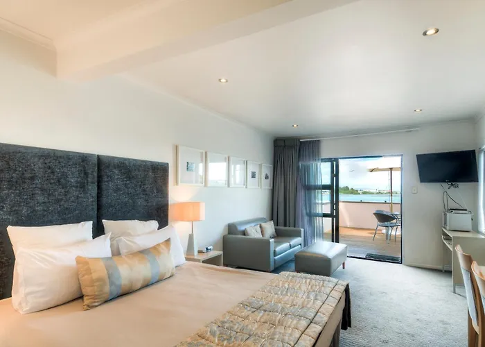 4 star hotel: Marineland Beachfront Accommodation