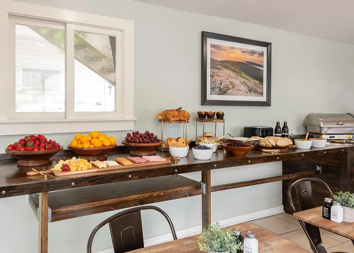 Cheap hotels Bar Harbor Villager - Downtown