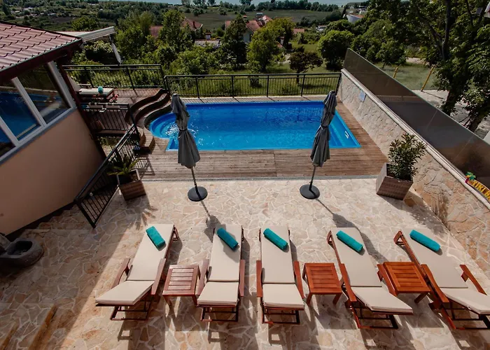 Villa Aurora