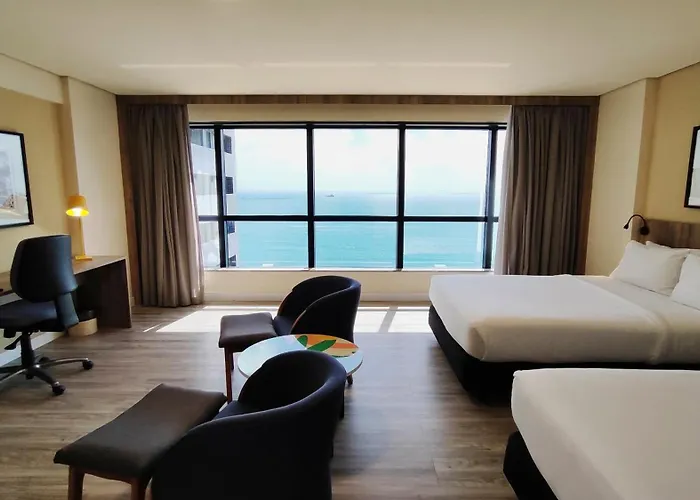 Hotel with pool: Holiday Inn Fortaleza By Ihg
