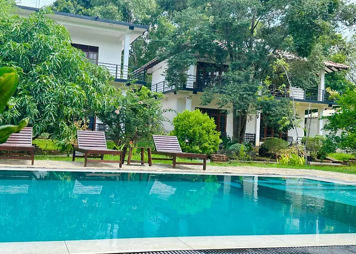 3 star hotels Into The Wild Sigiriya