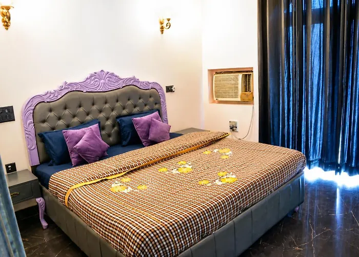Maya Hotel & Restaurant
