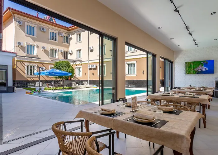 Grand Nur Hotel