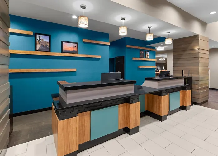 Heritage Inn & Suites Airport, Trademark Wyndham