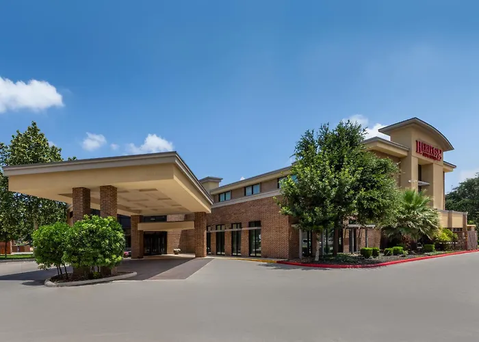 Heritage Inn & Suites Airport, Trademark Wyndham