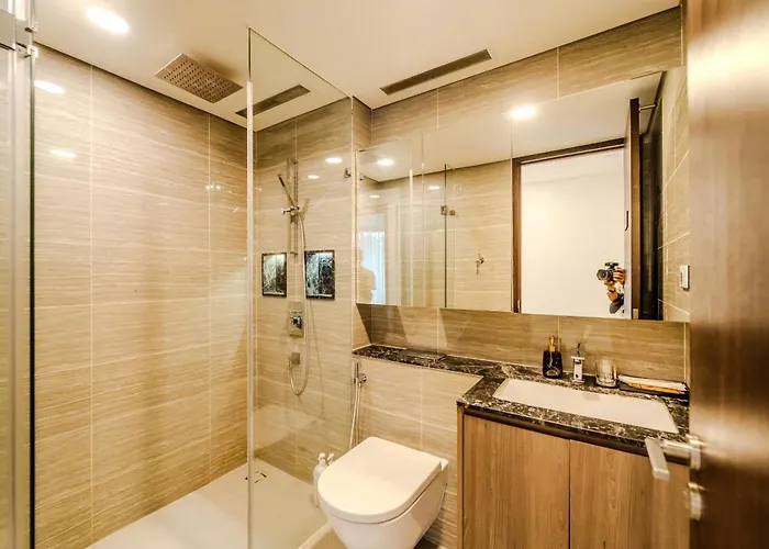 Serenity Saigon Sky Villas - Free One Way Airport Shuttle