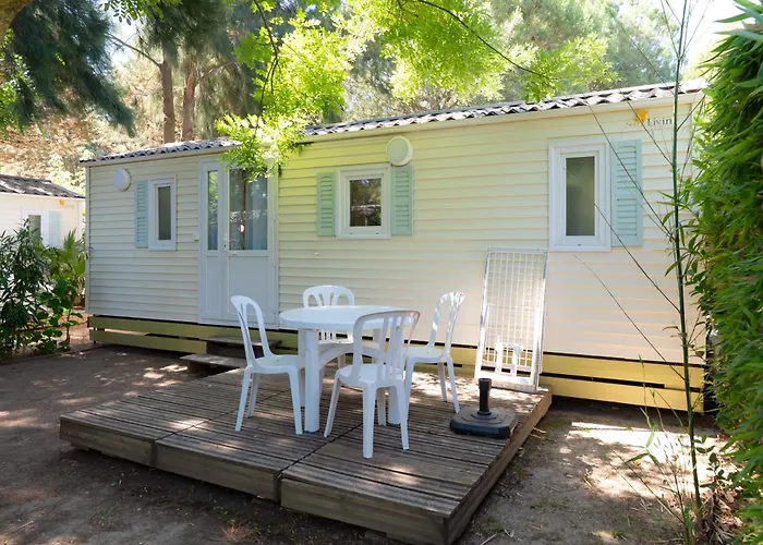 Camping La Pinède Enchantée