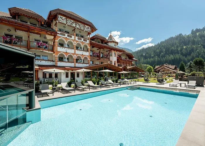 Hotel Con Piscina Renè Dolomites Boutique