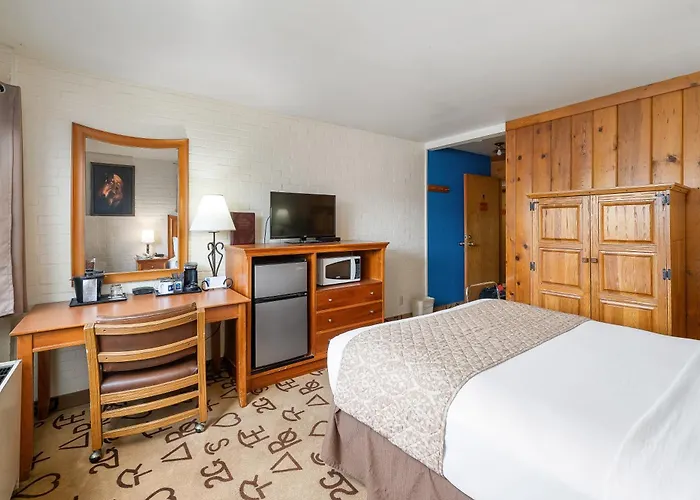Dude Rancher Lodge