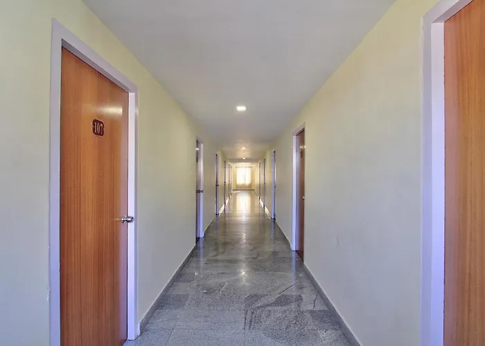 Super Townhouse Hills Palace