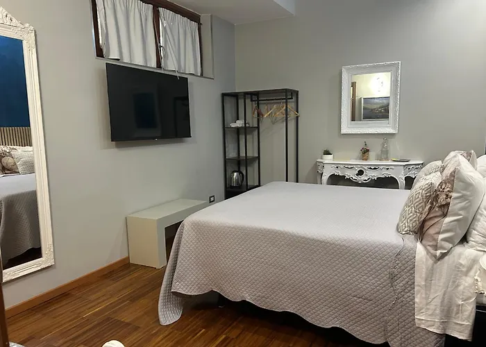 Aurelia Garden Gold B&B