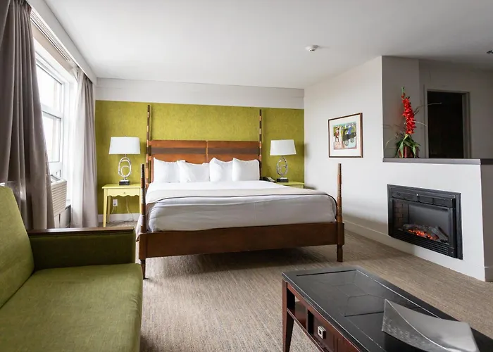 Hotel Champlain
