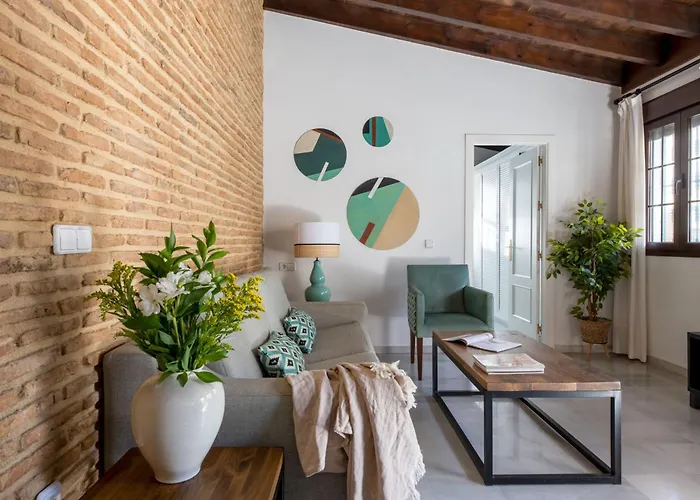 Triana Boutique Apartments By Hommyhome
