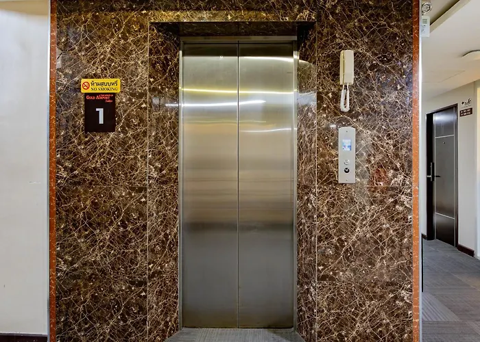 Gold Airport Suites
