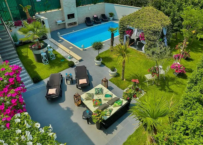 Villa met zwembad: ***Green Dream***- villa in Split