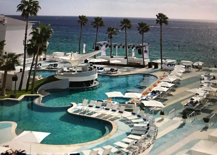 Me Cabo - Adults Only