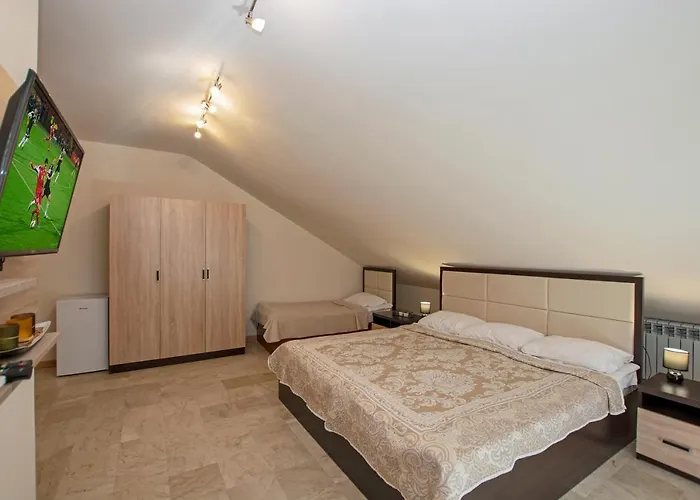 Luxury hotel only: Cartez Boutique Hotel