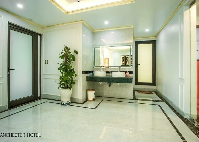 Manchester Hotel Ha Long