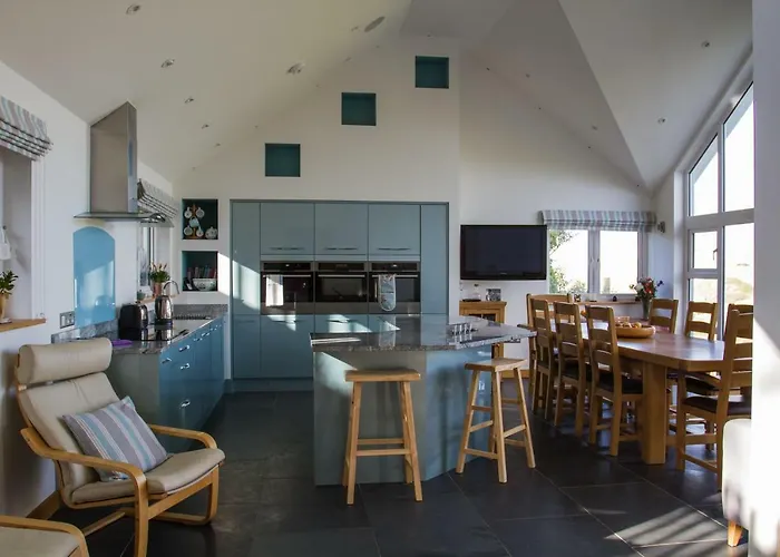 Holywell Bay B & B