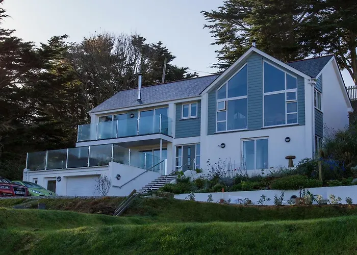 Holywell Bay B & B
