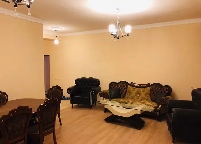 Hotel: Holiday Inn Yerevan - Republic Square By Ihg