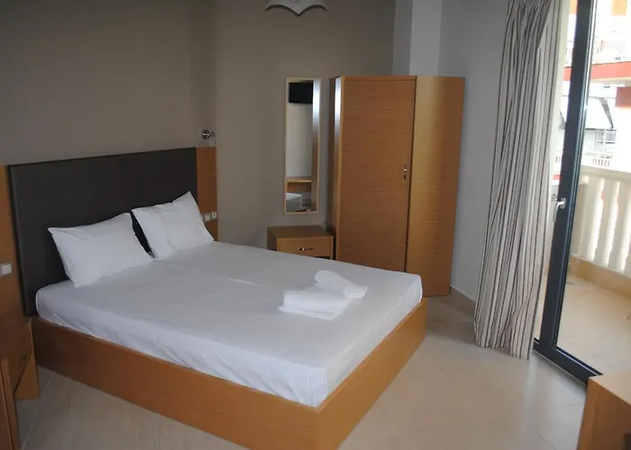Niriides Studios And Apartments
